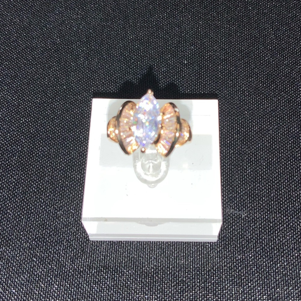 2.5ct Marquise Cut Ring - Picture 5 of 9
